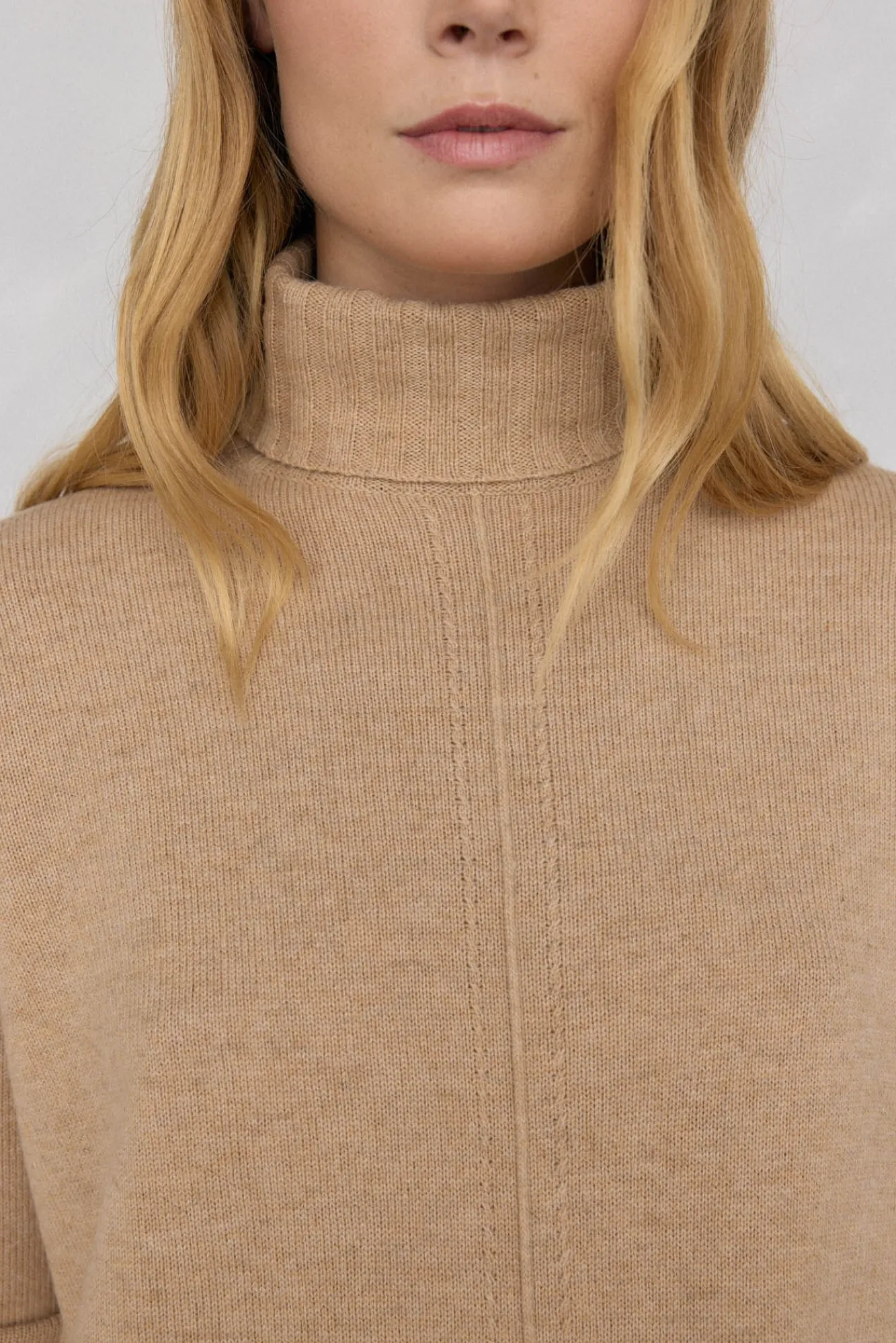 Pedro del Hierro Camisolas-Suéter de lã com gola e costura central Beige