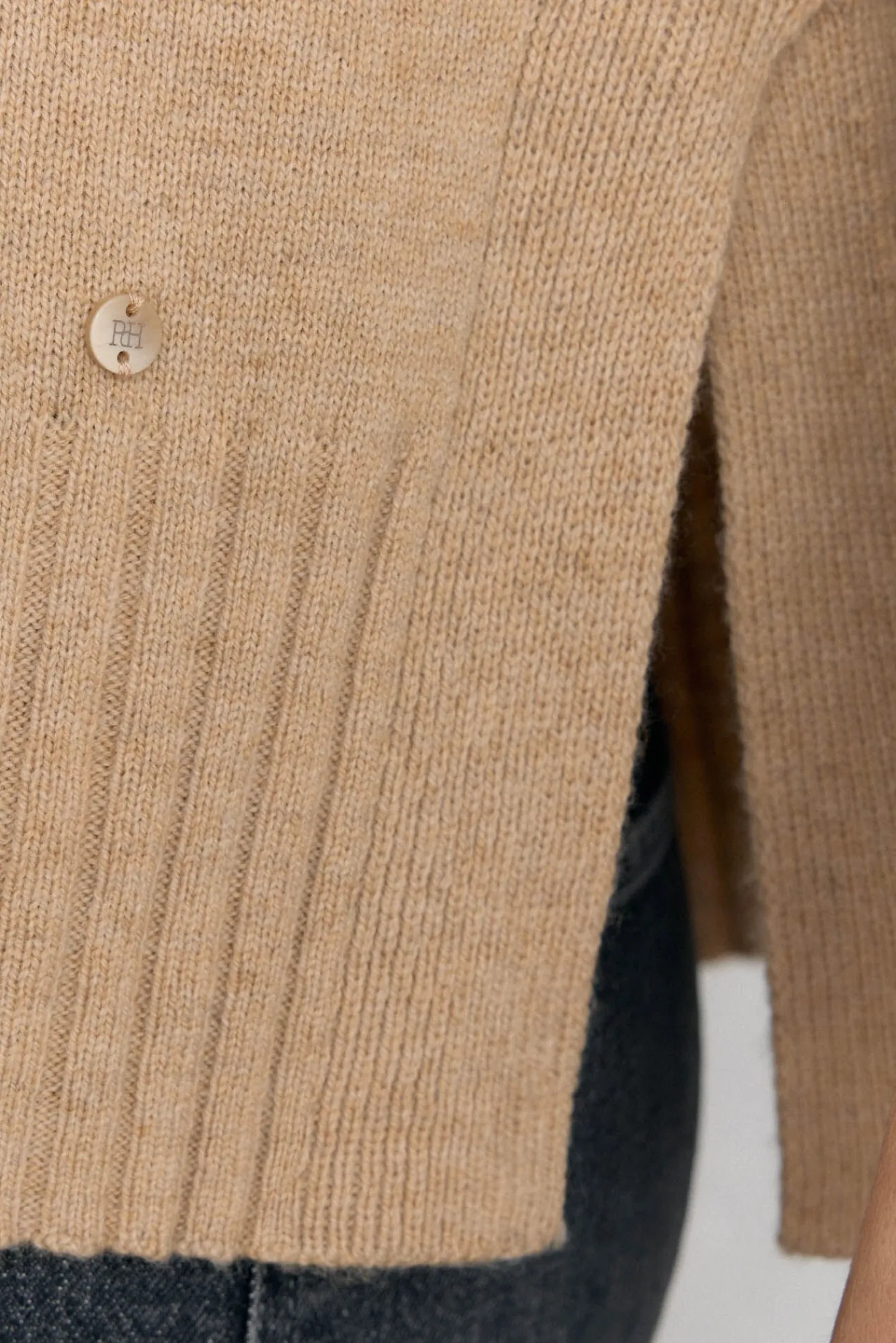 Pedro del Hierro Camisolas-Suéter de lã com gola e costura central Beige