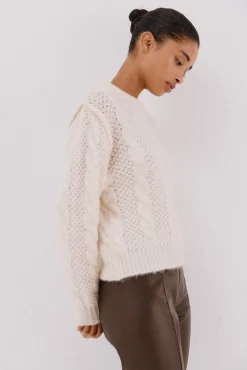 Cortefiel Camisolas-Suéter de oitos malha. Ecru