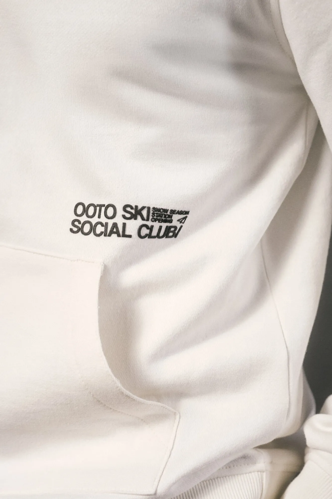 OOTO Sweatshirts-Sweatshirt com gola de fecho-éclair Branco