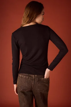 Slowlove T-Shirts|Blusas-Top com decote Preto