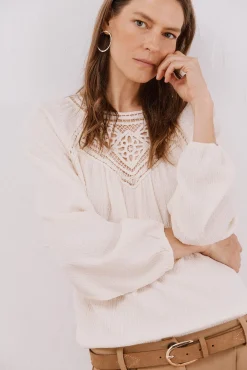 Cortefiel T-Shirts-Top de crochet com patch Ecru