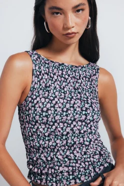 Springfield T-Shirts-Top floral ajustado preto