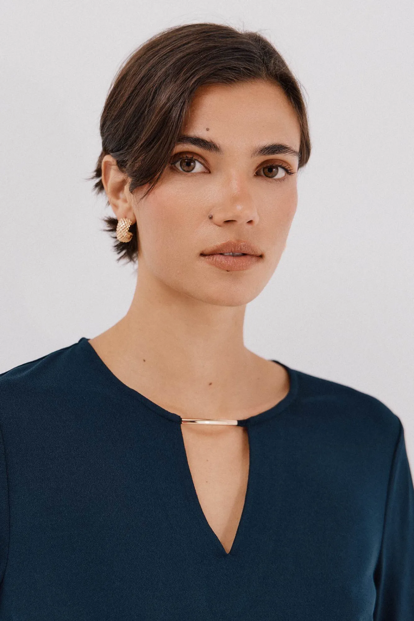 Cortefiel T-Shirts-Top peça dourada com decote Azul