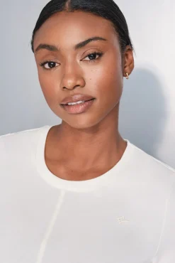 Dash and Stars T-Shirts-T-shirt branca drapeada de manga curta beige