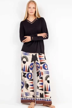 Gisela T-Shirts-T-shirt com detalhe de renda no renda preto