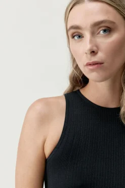 Born Living Yoga Blusas-T-shirt desportiva Uma Black preto