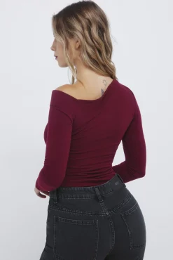 Springfield T-Shirts-T-shirt justa com decote assimétrico vermelho