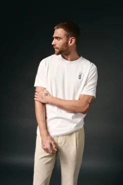 OOTO T-Shirts-T-shirt leve Branco