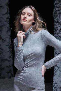 Gisela T-Shirts-T-shirt térmica de gola alta cinzento