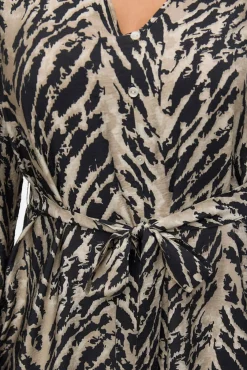 Vero Moda Curve Vestidos-Vestido curto com decote em bico e gola manga comprida Preto