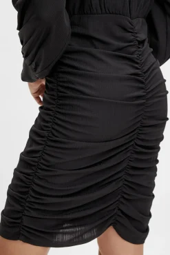 Vila Vestidos-Vestido curto entalhado franzido Preto