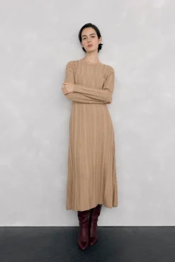 Pedro del Hierro Vestidos-Vestido de malha com oitos Beige