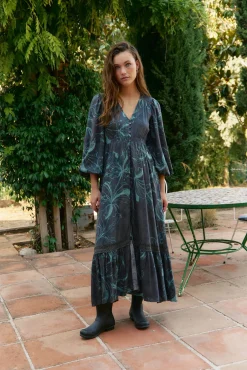 Jaase Vestidos-Vestido longo Carmen de manga comprida com estampado de lírio da meia-noite Cinzento