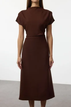 Trendyol Vestidos-Vestido midi com gola virada para baixo cru