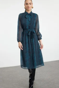 Trendyol Vestidos-Vestido midi com laço verde