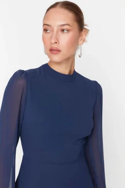 Trendyol Vestidos-Vestido midi de gola alta azul
